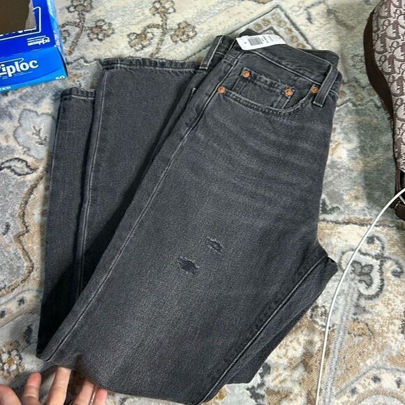 NWT Aritzia Levis  26 - Picture 1 of 5